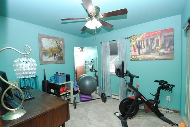 Building Photo - 3 Bed / 2 Bath / 2 Car Garage Ranch Style Home
