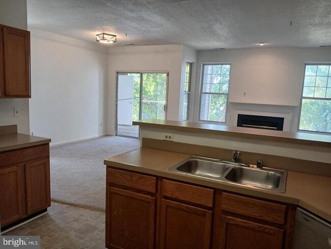 Building Photo - 7201 Bogley Rd