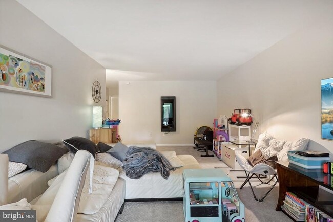 Building Photo - 2031 Approach Ln