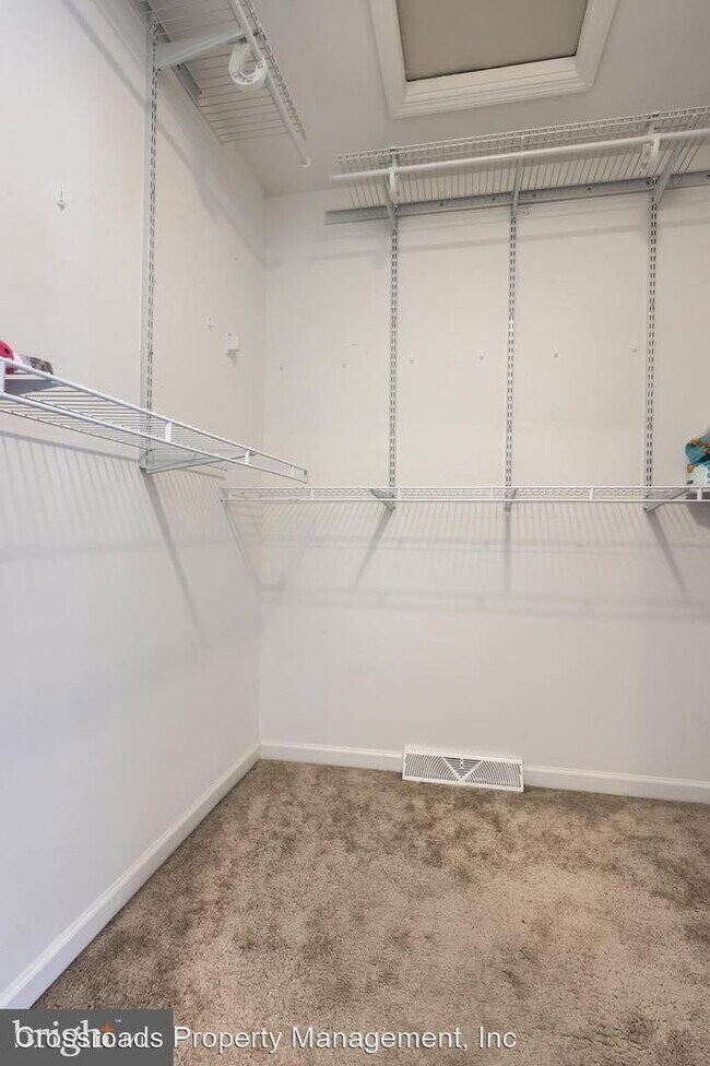 Building Photo - 2 br, 3.5 bath House - 902 Mayer Place