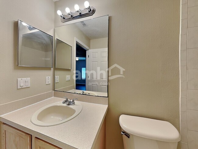 Building Photo - 1540 Sherbourne St