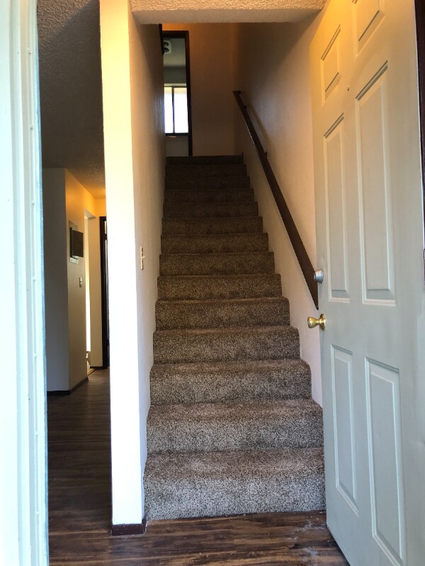 Building Photo - 950 SW Harrier Cir