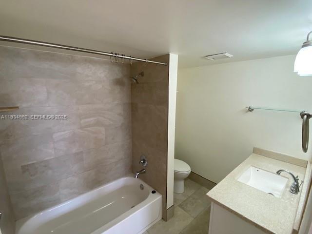 Building Photo - 520 Orton Ave