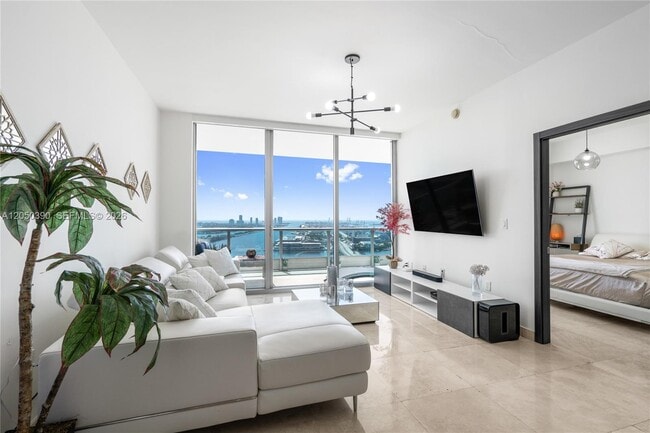 Building Photo - 900 Biscayne Blvd