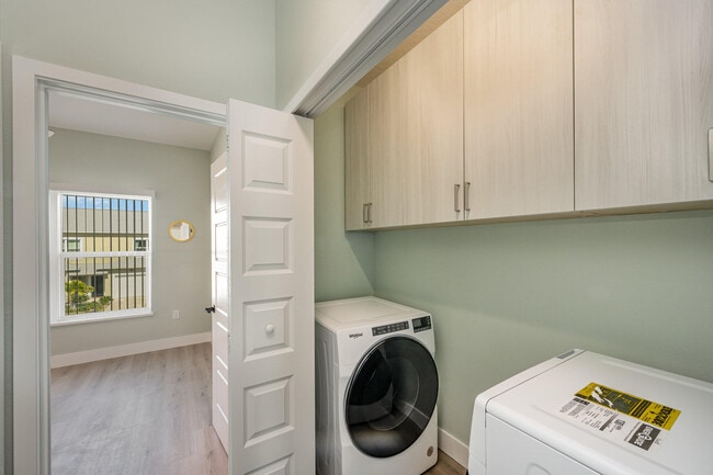 Building Photo - 900 Paddleboard Ct