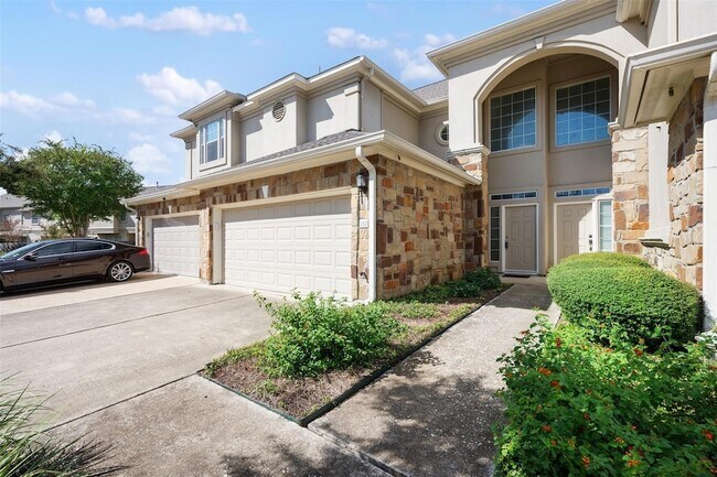 Building Photo - 1101 E Parmer Ln