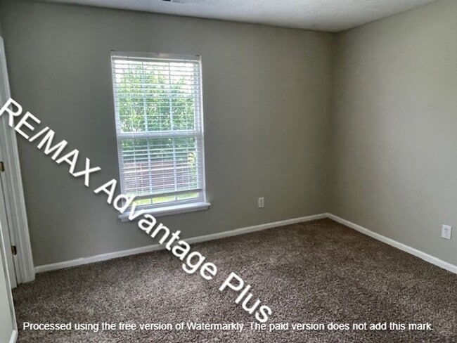 Building Photo - 10618 Irvin Pines Dr