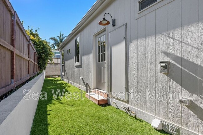 Building Photo - 767 Del Riego Ave