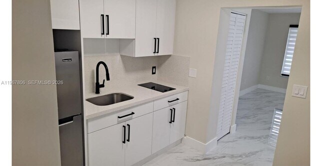 Building Photo - 4055 SW 103rd Ave