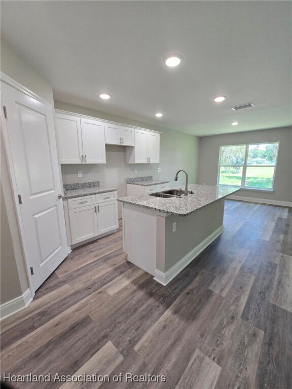 Building Photo - 6100 Aquavista Dr