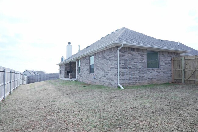 Building Photo - 5216 Bing Cir