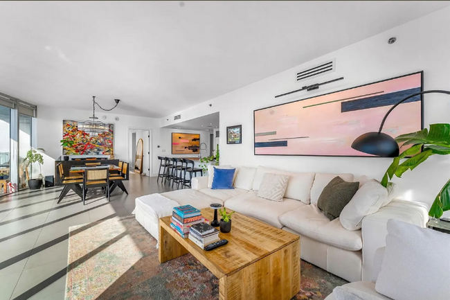Primary Photo - 465 Brickell Ave