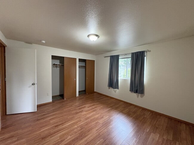 Building Photo - 2633 Wilderness Dr SE