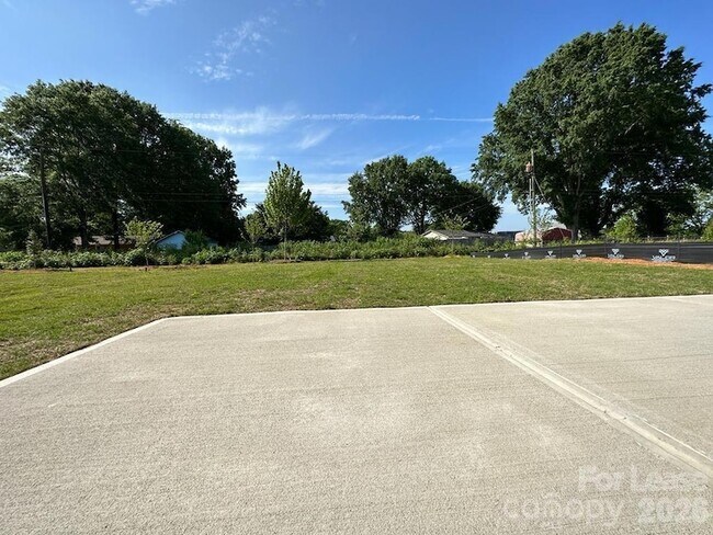 Building Photo - 2897 Yeager Dr NW
