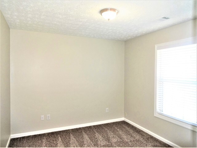 Building Photo - 1550 Summit Pond Cir