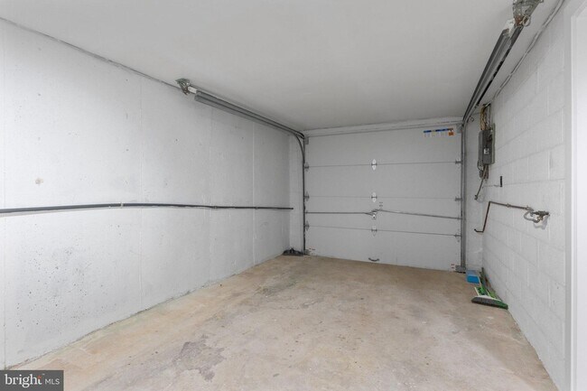Building Photo - 3586 Dows Rd