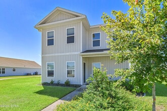 Building Photo - 56 Silverthorn St