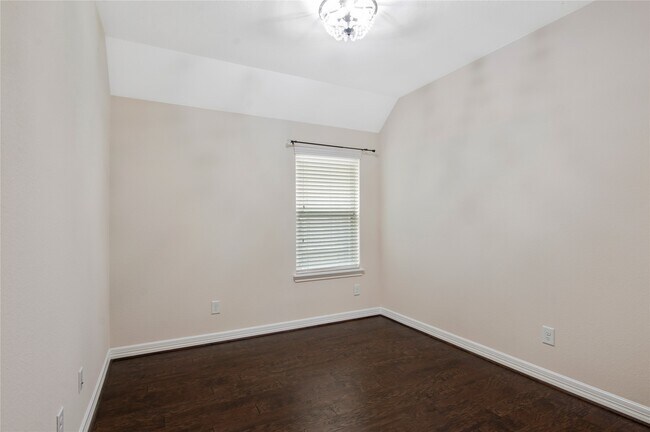 Building Photo - 19826 Summit Crest Ct