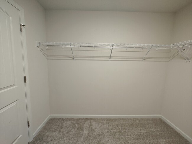 Building Photo - 756 Creekway Dr