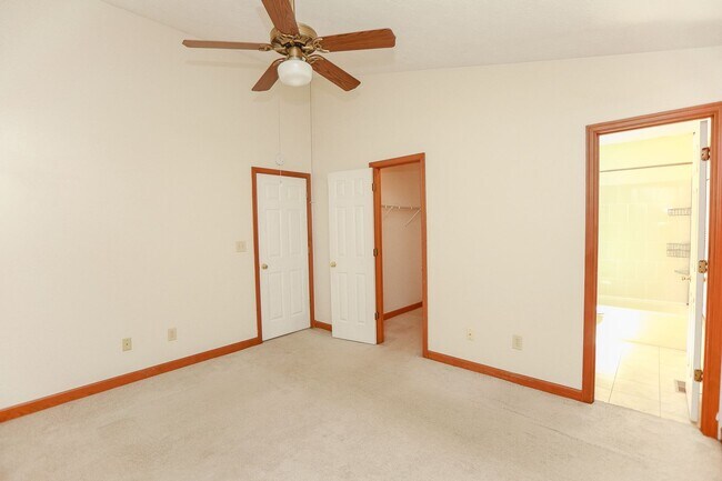 Building Photo - 200 Arabian Cir