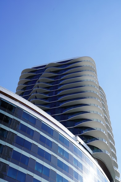 Building Photo - 889 Ave Sq NE