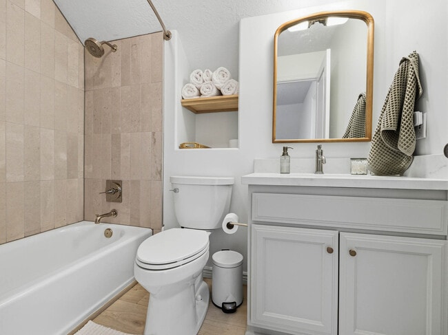 Building Photo - 4887 E Willowbrooke Cir