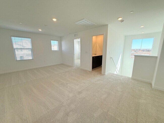 Building Photo - 10370 Bayson Wy