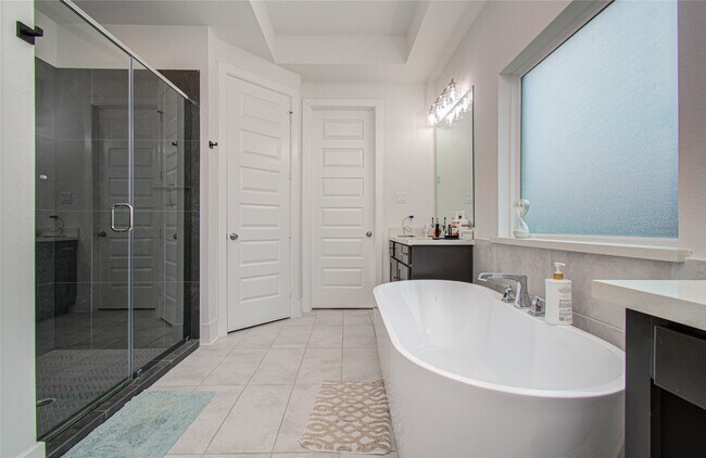 Building Photo - 4211 Limestone Terr