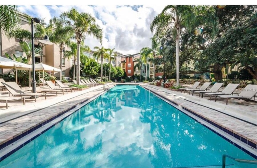 POOL - 2411 W Horatio St