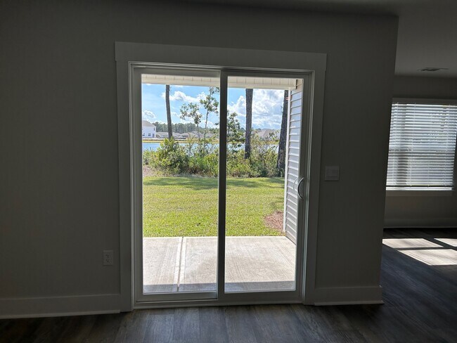 Building Photo - 1237 Pampas Grass Dr