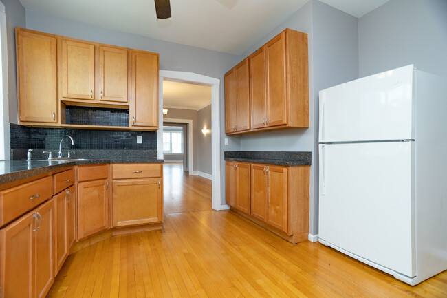 (New stainless steel fridge is not shown) - 7555 N Claremont Ave