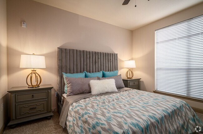 Building Photo - Save Up to $700 – Move-In Special!