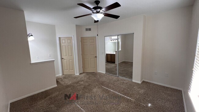 Building Photo - 2 Bedrooms, 2 Baths