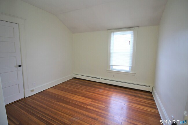 Building Photo - 19 Nesbit Ave