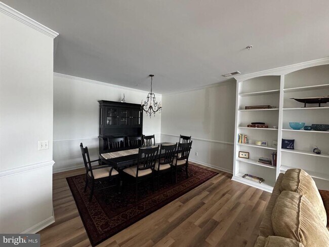 Building Photo - 622 Oyster Bay Pl