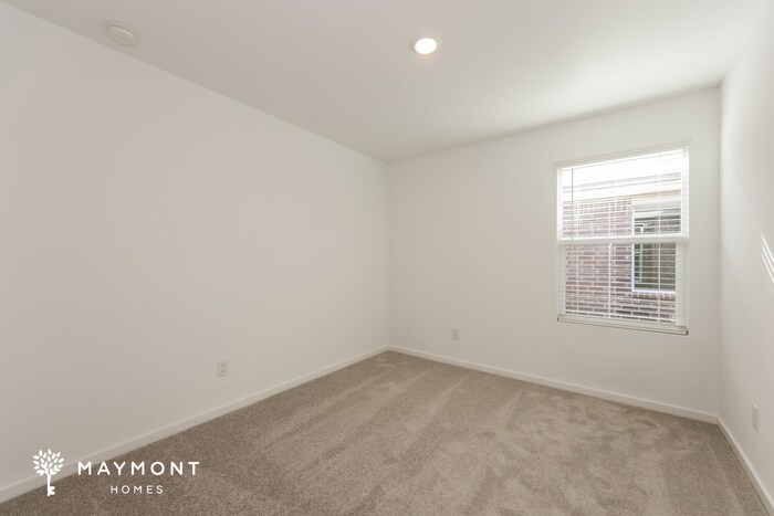 Building Photo - 1083 Neyland Dr