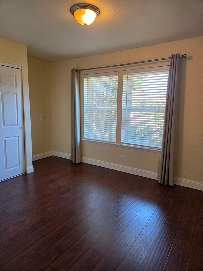 Building Photo - Great location off Sunrise & Coloma - Renovated 3bdrm, 2 bath