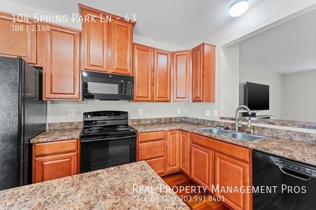 Building Photo - 104 Spring Park Ln