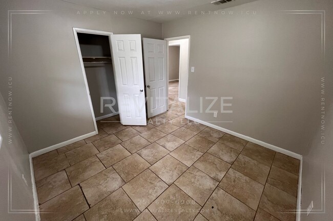 Building Photo - Updated 3 Bedroom/2 Bathroom House in Mobile!