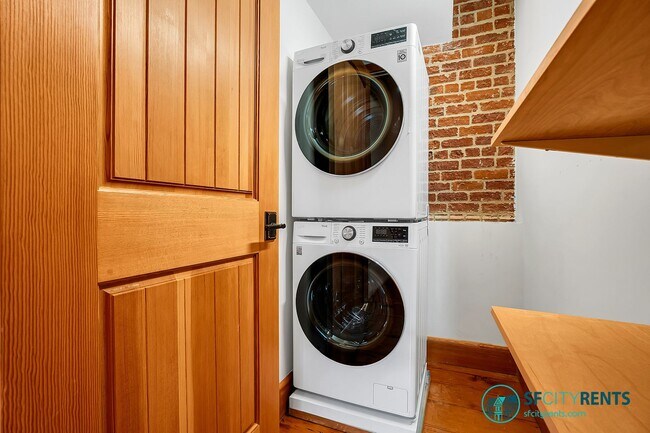 Building Photo - Intimate Super-Lux Home in Zen Garden Sett...