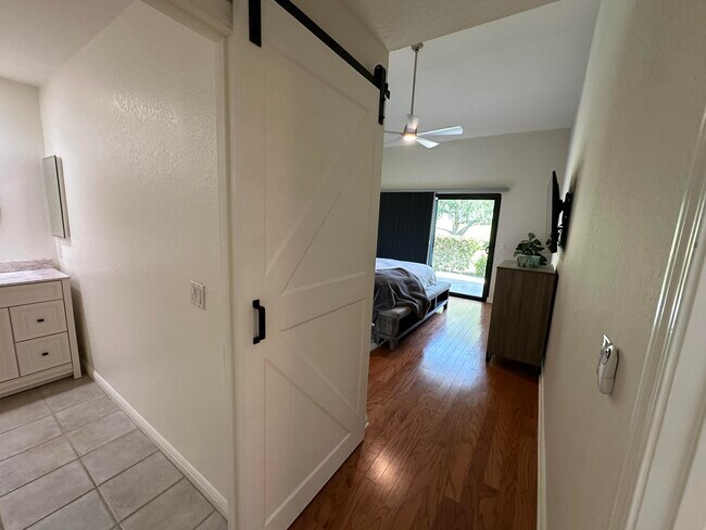 Building Photo - 166 Wimbledon Ct