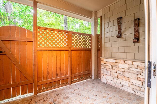 Building Photo - 16 Scarlet Woods Ct