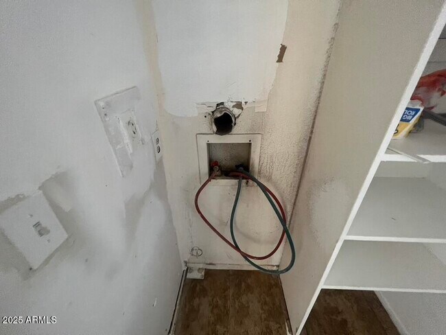 Building Photo - 2838 E Marconi Ave