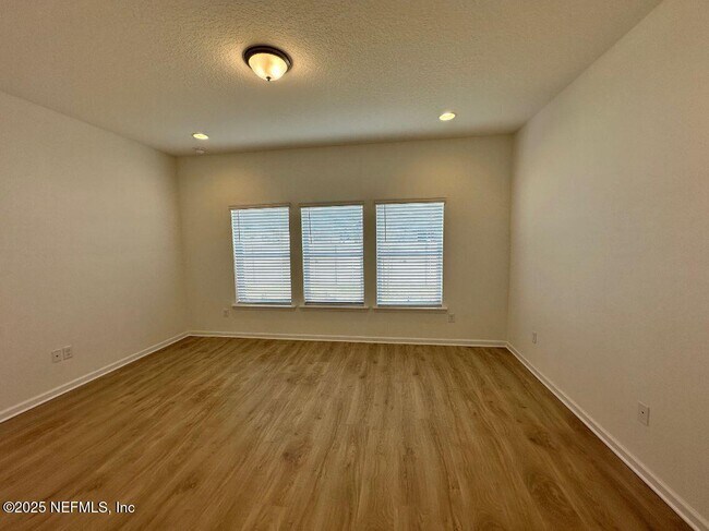 Building Photo - 564 Stargaze Ln