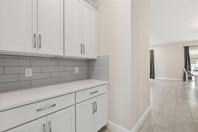Building Photo - 8373 Ludington Cir