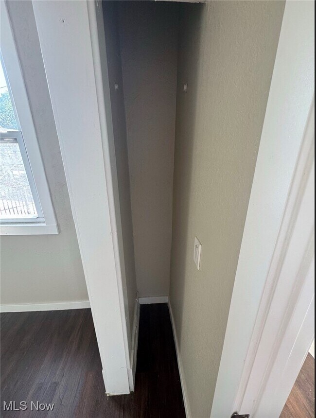 Building Photo - 5924 Denison Ave