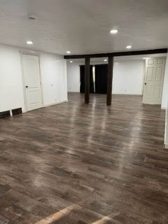 Building Photo - Remodeled 3-Bedroom, 2-Bathroom Home on – ...