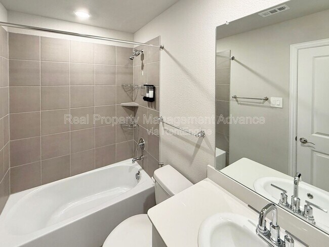 Building Photo - 615 Tribble Dr