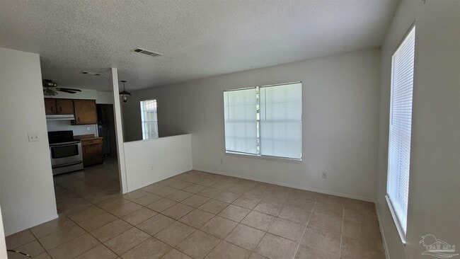 Building Photo - 5411 E Shore Dr