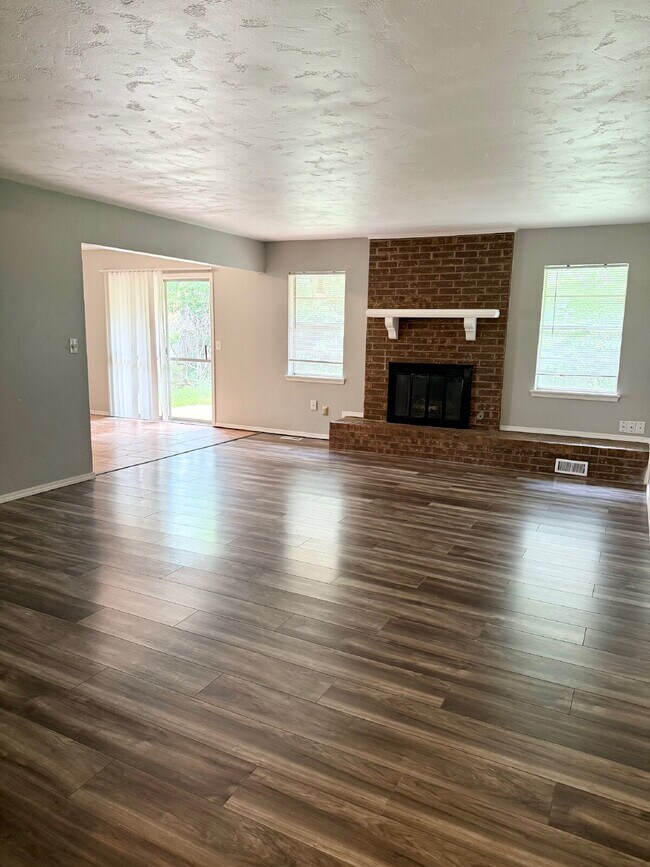 Building Photo - Charming  4-Bedroom Home in the Village!